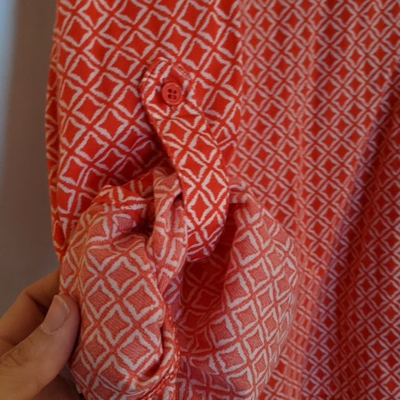 Blouse with button details - Picture 2 of 4